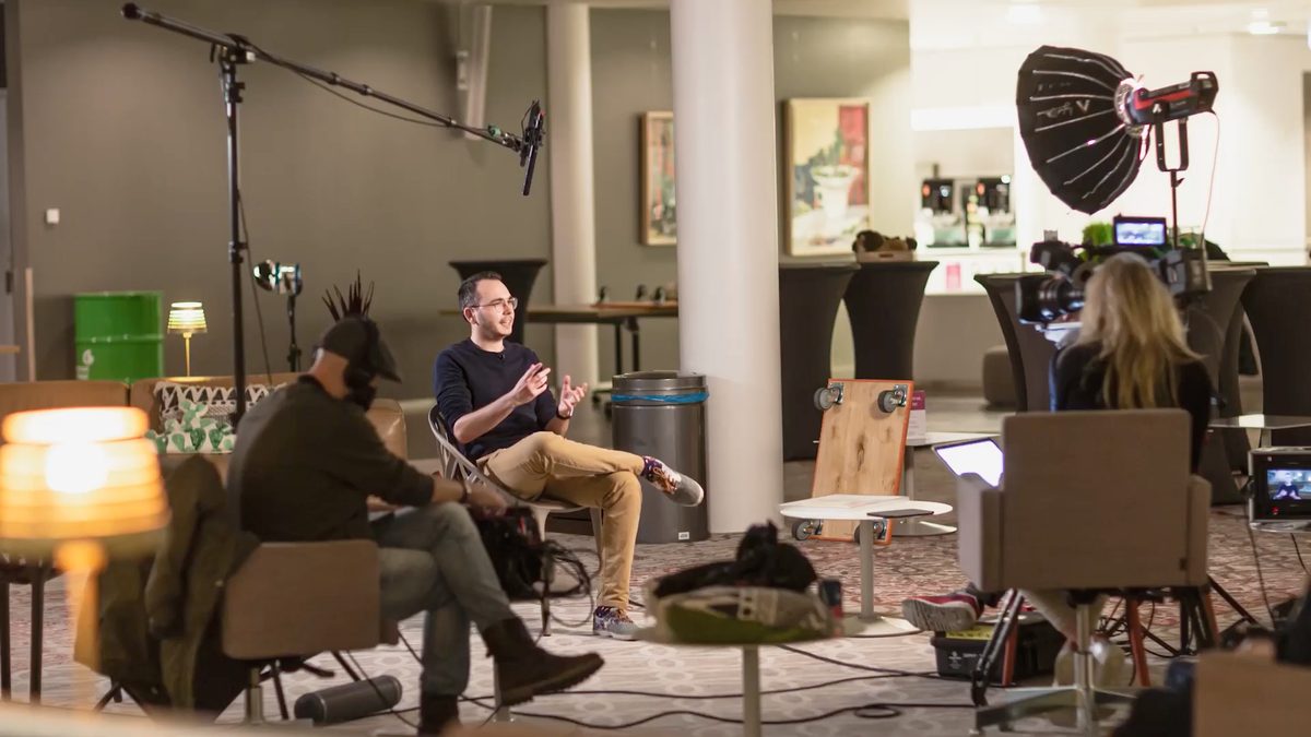 Stefan tijdens een interview opname